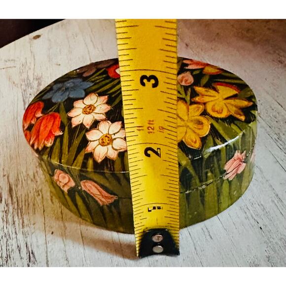 Vintage Kashmiri Paper Mache Trinket Box, Jewelry Box, Flower Box - Picture 8 of 10